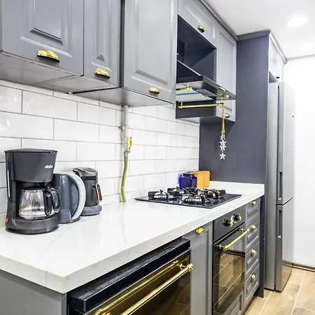 Central And Modern Flat Near Moda Coast In Kadikoy *