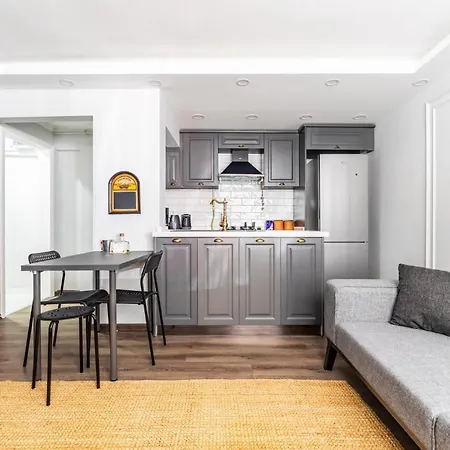 Central And Modern Flat Near Moda Coast In Kadikoy Διαμέρισμα