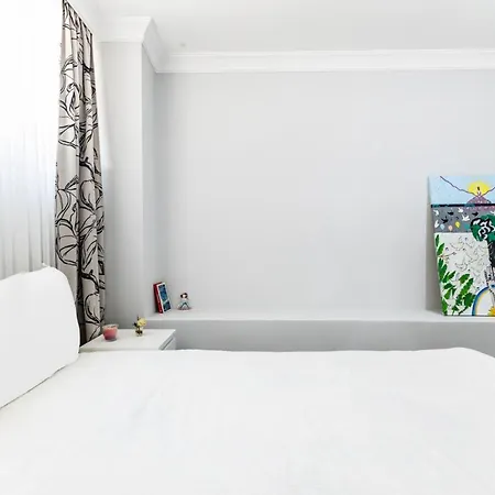 Central And Modern Flat Near Moda Coast In Kadikoy